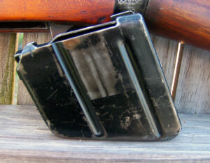 Lee Enfield detachable magazine with stripper clip loading capability